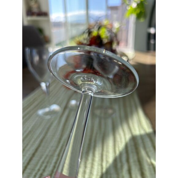 Set of 4 Gorgeous, Simple Crystal Goblets by Crate and Barrel - Picture 3 of 7